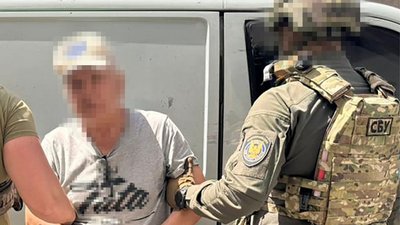 У Херсоні затримали пособника РФ, який допомагав окупантам відновлювати завод