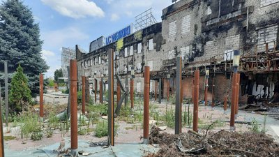 Згоріла, зруйнована, розкрадена Fabrika: що залишає за собою у Херсоні "руський мир" Згоріла, зруйнована, розкрадена Fabrika: що залишає за собою у Херсоні "руський мир"