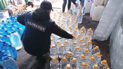 У Рівному вилучили тонну алкофальсифікату У Рівному вилучили тонну алкофальсифікату