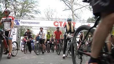 "Дорогу здолає той, хто йде": в Одесі стартувала "Велосотка 2020" "Дорогу здолає той, хто йде": в Одесі стартувала "Велосотка 2020"