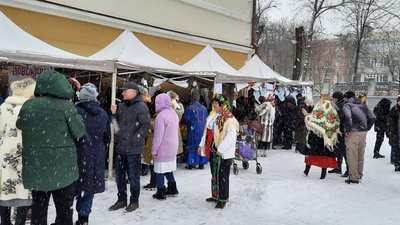У Херсоні провели благодійний ярмарок, щоб допомогти дітям з інтернату У Херсоні провели благодійний ярмарок, щоб допомогти дітям з інтернату