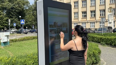 Туристичний інформаційний бокс встановили на площі Народній в Ужгороді