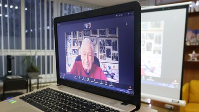 Британський режисер Тоні Палмер передав волинській бібліотеці свої фільми Британський режисер Тоні Палмер передав волинській бібліотеці свої фільми