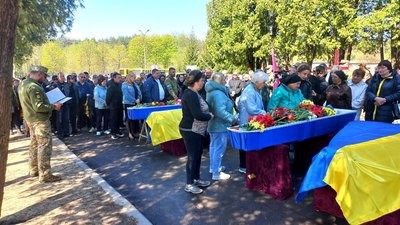 У Сумах попрощалися з воїнами Володимиром Вороною та Олександром Майковським
