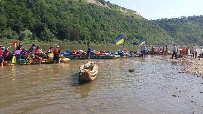 Мандрівник Борис Гора зберігає вдома єдиний на Тернопільщині човен з очерету Мандрівник Борис Гора зберігає вдома єдиний на Тернопільщині човен з очерету
