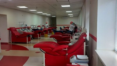 Напередодні Дня захисту дітей сумчани здали кров