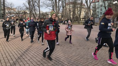 "Герої не вмирають, якщо про них пам'ятати". В Івано-Франківську стартував Забіг Гідності