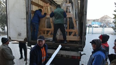 Завдяки литовським партнерам у школі на Миколаївщині триває заміна вікон Завдяки литовським партнерам у школі на Миколаївщині триває заміна вікон