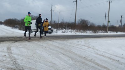На підтримку ЗСУ. На Прикарпатті стартував "Пробіг друзів" На підтримку ЗСУ. На Прикарпатті стартував "Пробіг друзів"
