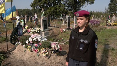 "Донька вступила до правничого ліцею, щоб йти стопами батька": осиротіли шестеро дітей воїна з Волині Євгена Головчака "Донька вступила до правничого ліцею, щоб йти стопами батька": осиротіли шестеро дітей воїна з Волині Євгена Головчака