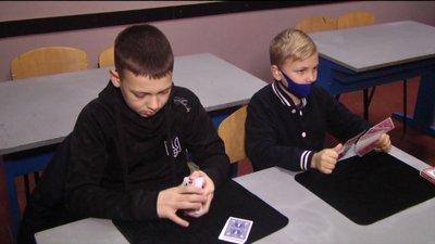 "Академія чарівництва": у Вінниці дітей навчають фокусам
