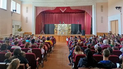 У селищі на Волині 300 дітей прийшли на виставу Волинського театру ляльок