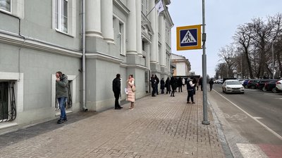 У Чернігові перевіряють інформацію щодо замінування міської ради