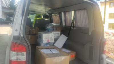 Волонтери з Канади передали в лікарні Житомирщини дефіцитні медзасоби