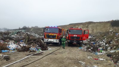 На Прикарпатті горить сміттєзвалище На Прикарпатті горить сміттєзвалище