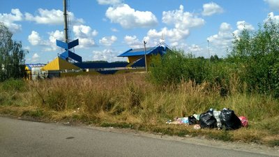 На Волині черга вантажівок до міжнародного пункту пропуску На Волині черга вантажівок до міжнародного пункту пропуску