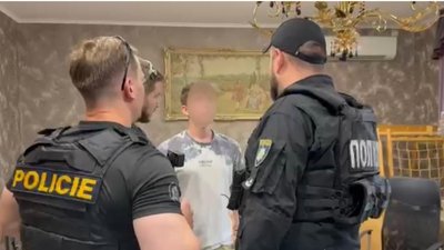 Інтерпол, поліція, шайхрай