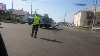 У Чернігові через аварію на електромережах зупинились тролейбуси У Чернігові через аварію на електромережах зупинились тролейбуси