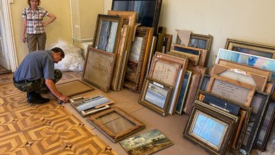 У Миколаєві оцифровують колекцію Очаківського музею мариністичного живопису У Миколаєві оцифровують колекцію Очаківського музею мариністичного живопису