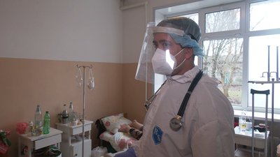 Бонуси за боротьбу з коронавірусом: 23 мільйони гривень до зарплати отримали медики Черкащини Бонуси за боротьбу з коронавірусом: 23 мільйони гривень до зарплати отримали медики Черкащини