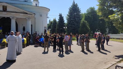 У Полтаві попрощалися із сімома військовими, які загинули на Харківщині та Донеччині У Полтаві попрощалися із сімома військовими, які загинули на Харківщині та Донеччині