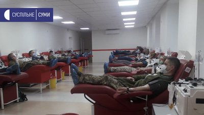 Військові сумської 27-ї артбригади взяли участь у благодійній акції здачі крові Військові сумської 27-ї артбригади взяли участь у благодійній акції здачі крові