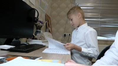 Усиновлені діти під час війни