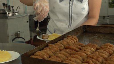 Харчування школярів у Черкаській школі Харчування школярів у Черкаській школі