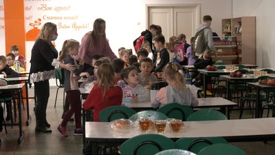Нові норми харчування: чим годують школярів у Рівному Нові норми харчування: чим годують школярів у Рівному