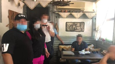 В Одесі затримали чоловіка, який пропонував хабар службовцю СБУ – поліція