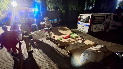 Евакуація людей з пансіонату у Дачному через пожежу