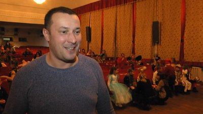 У Житомирі у театрі ляльок відбулася прем'єра новорічної вистави "Зоряний Всесвіт чекає на свято" У Житомирі у театрі ляльок відбулася прем'єра новорічної вистави "Зоряний Всесвіт чекає на свято"