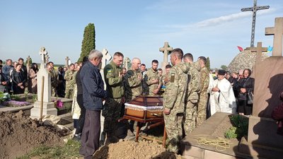 На Тернопільщині попрощалися з військовослужбовцем Михайлом Яцковським