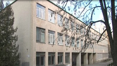 У Тернополі управління освіти з'ясовує, чи збирали батьківські кошти в школі №21, щоб її освятити