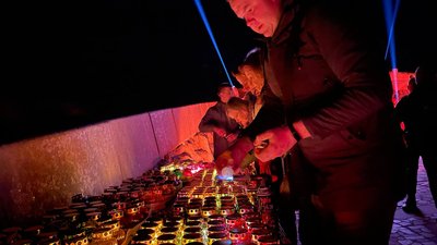 У Черкасах відзначили День пам'яті та примирення вшануванням захисників України