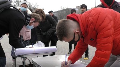 "Справедливість Стерненку!": у Херсоні відбулась акція на підтримку активіста "Справедливість Стерненку!": у Херсоні відбулась акція на підтримку активіста