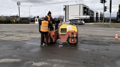 Ямковий ремонт на Рівненській у Луцьку