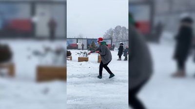 Волонтери та військові привітали дітей Новоселівки з Днем Святого Миколая Волонтери та військові привітали дітей Новоселівки з Днем Святого Миколая