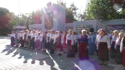 У Херсоні День Незалежності розпочався з гімну та молебну за Україну