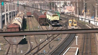 Вокзали на замку: на Рівненщині обмежили рух громадського транспорту Вокзали на замку: на Рівненщині обмежили рух громадського транспорту