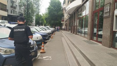 В центрі Харкова евакуювали бізнес-центр через повідомлення про мінування В центрі Харкова евакуювали бізнес-центр через повідомлення про мінування