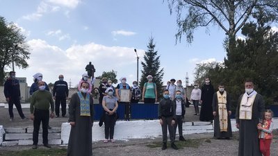 Матері з Тернопільщини взяли участь у пішій прощі до Зарваниці Матері з Тернопільщини взяли участь у пішій прощі до Зарваниці