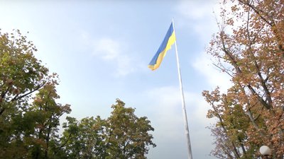 У новий флагшток у Харкові влучила блискавка: науковець відповів, чи є небезпека