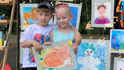 "Щоб Україна перемогла і Путіна не було": 5-річний волонтер з Черкащини допомагає ЗСУ
