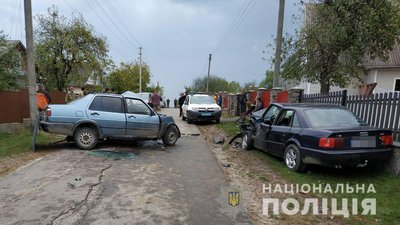 На Рівненщині троє неповнолітніх травмувались в аварії На Рівненщині троє неповнолітніх травмувались в аварії