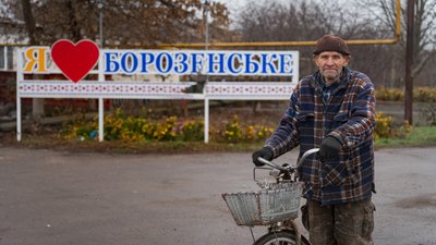 "Я їм сказала: "Стріляйте! Я не боюся вас". Як жителі селища Борозенське на Херсонщині пережили 8 місяців окупації