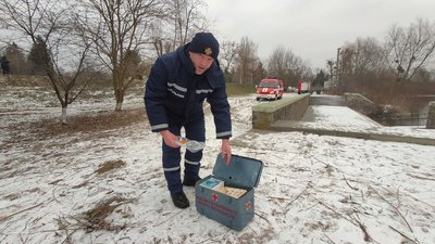 Дві з половиною сотні людей прийшли освятити воду до річки Стир у Луцьку