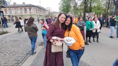 У Франківську стартував п'ятий сезон благодійних концертів "На шапку". Зібрали майже 30 тис. грн У Франківську стартував п'ятий сезон благодійних концертів "На шапку". Зібрали майже 30 тис. грн