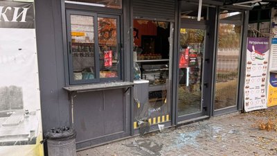 Нікополь, обстріли, пошкоджений магазин
