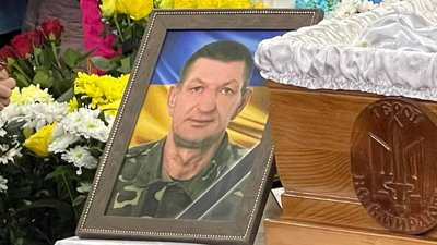 Загинули в Донецькій області: на Тернопільщині попрощалися з чотирма військослужбовцями Загинули в Донецькій області: на Тернопільщині попрощалися з чотирма військослужбовцями